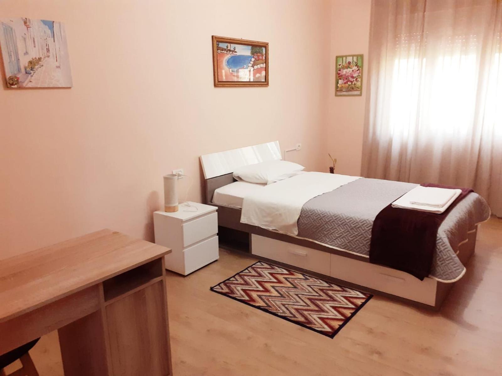 Zana'S Home Tiranë Luaran gambar